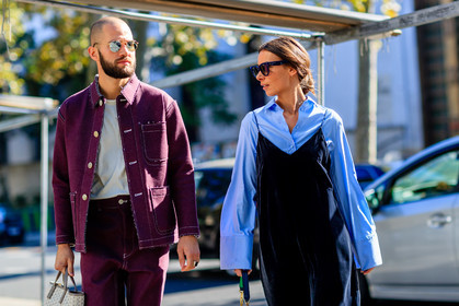 Alice & Js, atmosphere details, beige bag, beige top, blue dress, blue shirt, bordeaux, burgundy, detail, fashion week, frenchystyle, FW, horizontal, jonathan paciullo, leather bag, PARIS, PFW, red jacket, red pants, SPRING SUMMER 2017, SS 17, street style, sunglasses, trousers, velvet