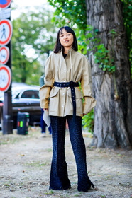 beige coat, black belt, black pants, fashion week, frenchystyle, full length, FW, jonathan paciullo, miyuki uesugi, PARIS, parka, PFW, SPRING SUMMER 2017, SS 17, street style, trousers, vertical