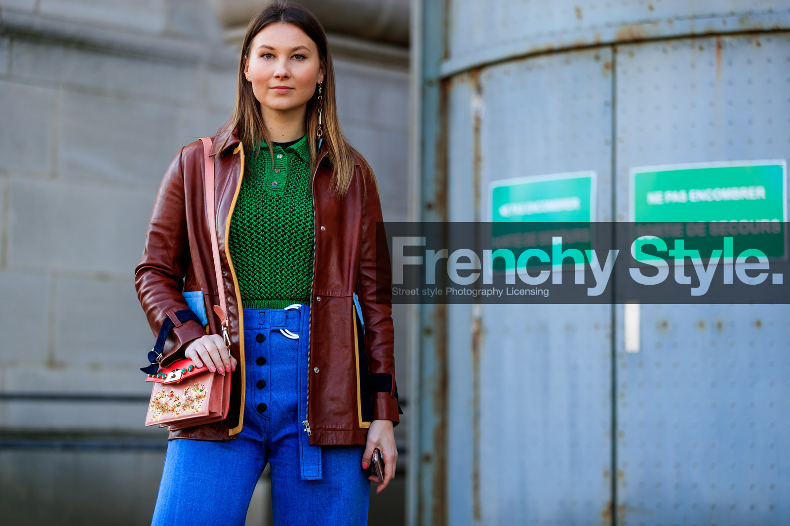 blue denim, brown jacket, denim pants, graphic bag, green sweater, jeans, leather bag, leather jacket, printed bag, red bag, trousers, street style, jonathan paciullo, FW, frenchystyle, fashion week, PFW, PARIS, AUTUMN WINTER 2018-2019, FALL WINTER 2018-2019, FW 18-19, horizontal, atmosphere details