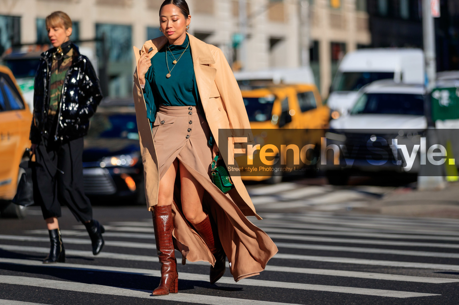 aimee song, beige coat, beige skirt, brown boots, emerald, green top, high boots, high heels, leather bag, leather shoes, over the shoulder, trench coat, street style, jonathan paciullo, frenchystyle, NYFW, NEW YORK, AUTUMN WINTER 2019-2020, AW 19-20, FALL WINTER 2019-2020, FW 19-20, fashion week, FW, atmosphere details, horizontal, detail