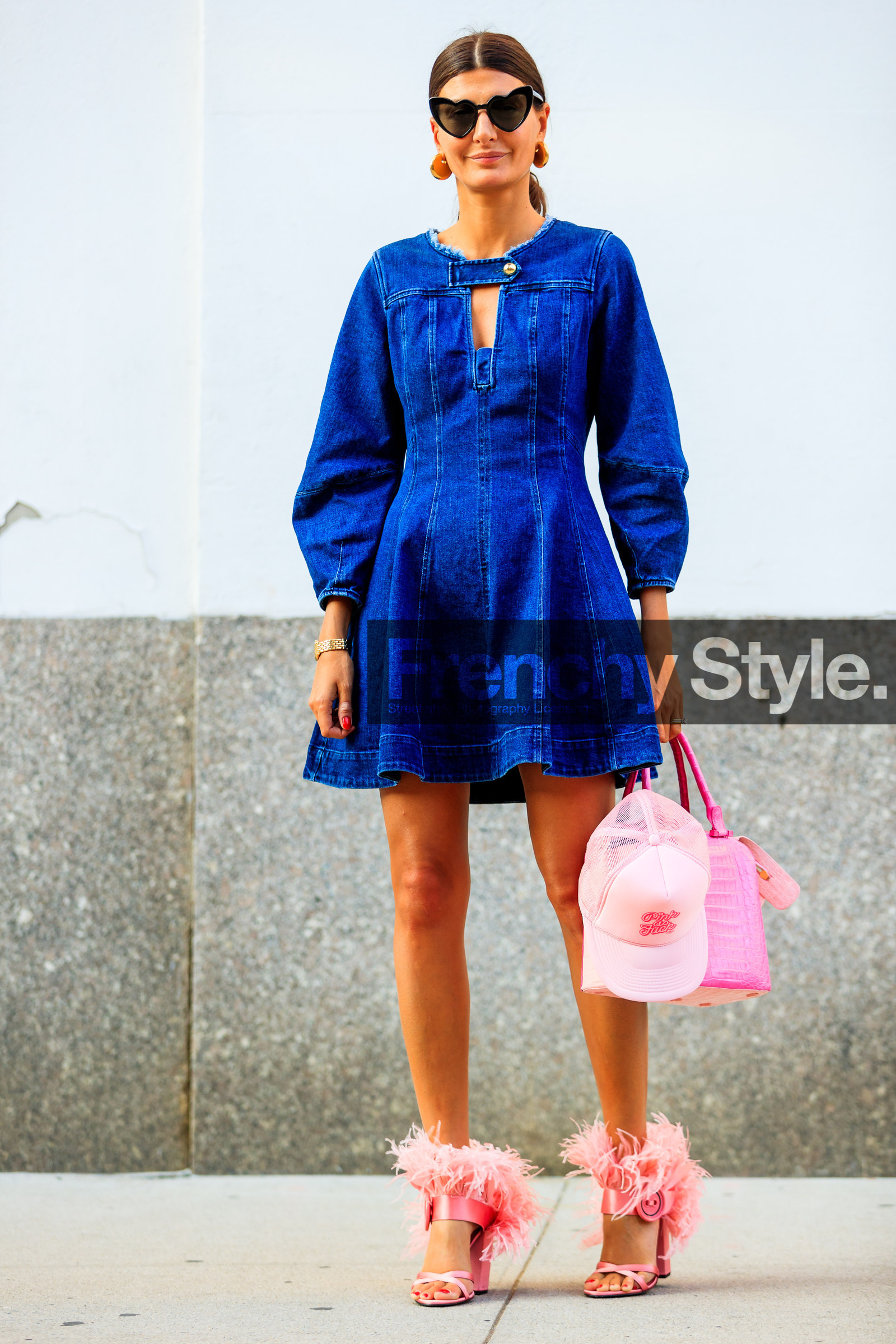 blue denim, denim dress, fashion week, feathers, frenchystyle, full length, fur shoes, FW, giovanna battaglia, high heels, jonathan paciullo, leather bag, leather shoes, NEW YORK, NYFW, pink bag, pink cap, pink shoes, prada, SPRING SUMMER 2018, SS 18, street style, sunglasses, tanya taylor, vertical