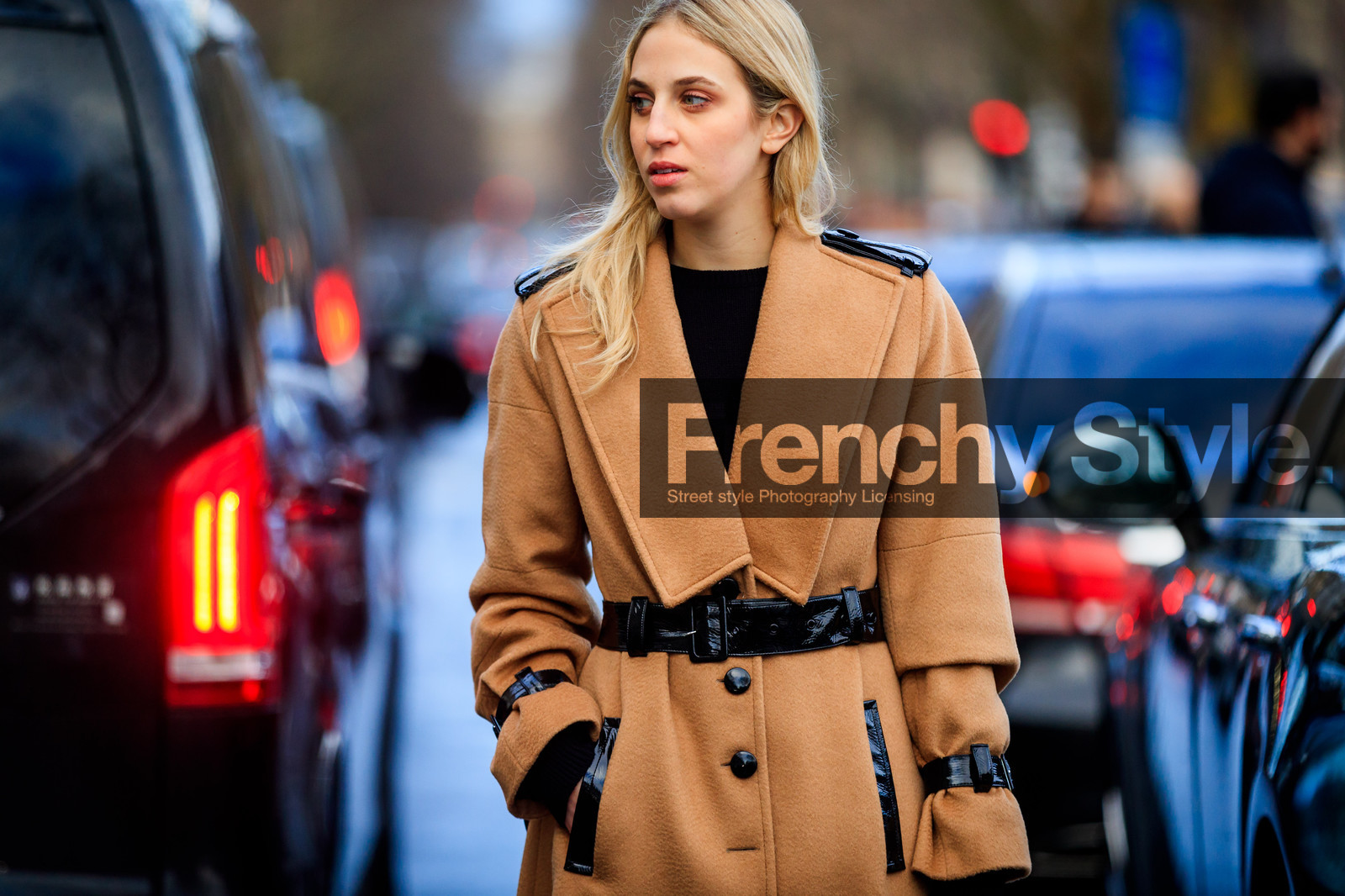 black belt, camel coat, leather belt, street style, jonathan paciullo, FW, frenchystyle, fashion week, PFW, PARIS, AUTUMN WINTER 2018-2019, FALL WINTER 2018-2019, FW 18-19, horizontal, atmosphere details