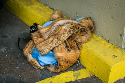 fur jacket, natural fur, street style, jonathan paciullo, frenchystyle, NYFW, NEW YORK, AUTUMN WINTER 2019-2020, AW 19-20, FALL WINTER 2019-2020, FW 19-20, FW, fashion week, atmosphere details, horizontal, detail