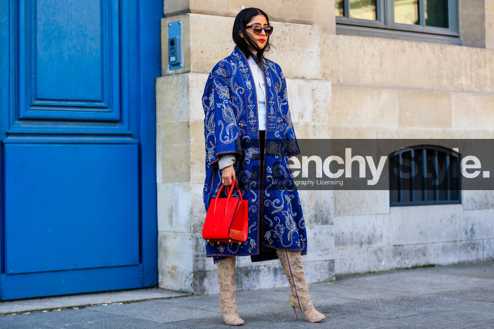 beige boots, blue coat, christian louboutin, embroidered coat, graphic jacket, high boots, high heels, leather bag, leather shoes, printed jacket, red bag, sunglasses, street style, jonathan paciullo, FW, frenchystyle, fashion week, PFW, PARIS, AUTUMN WINTER 2018-2019, FALL WINTER 2018-2019, FW 18-19, horizontal, atmosphere details, full length, denni elias