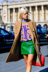 beige sweater, camel coat, fashion week, frenchystyle, full length, FW, green skirt, jonathan paciullo, leather bag, leather skirt, linda tol, PARIS, PFW, printed sweater, red bag, SPRING SUMMER 2017, SS 17, street style, vertical