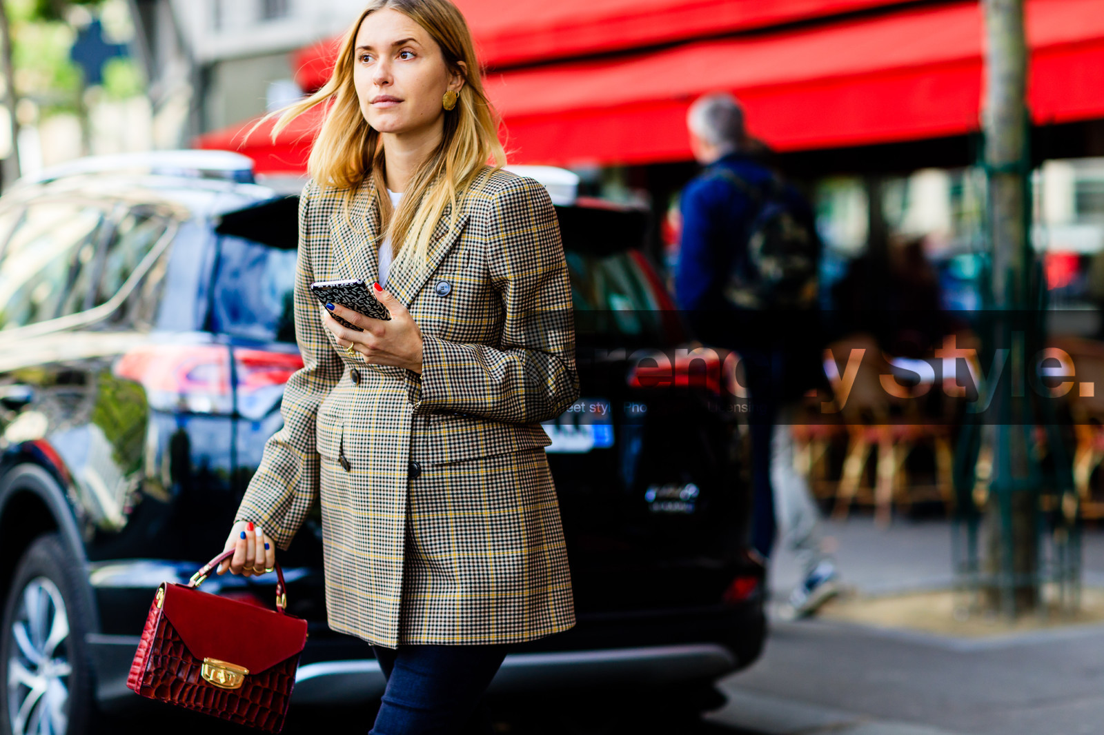 atmosphere details, balenciaga, blue denim, bold shoulders, brown jacket, burgundy, checked jacket, checked suit, denim pants: jeans: bordeaux, detail, fashion week, frenchystyle, FW, graphic jacket, horizontal, jonathan paciullo, leather bag, PARIS, pernille teisbaek, PFW, plaid, printed jacket, red bag, SPRING SUMMER 2017, SS 17, street style, tartan, trousers