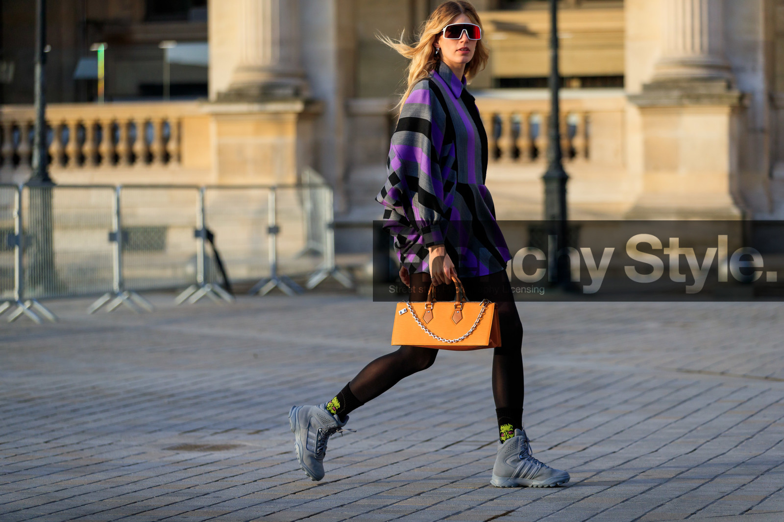 graphic dress, grey boots, leather bag, leather shoes, louis vuitton, printed dress, purple dress, stripes, sunglasses, tights, veronika heilbrunner, yellow bag, PARIS, PFW, street style, jonathan paciullo, FW, frenchystyle, fashion week, AUTUMN WINTER 2019-2020, AW 19-20, FALL WINTER 2019-2020, FW 19-20, horizontal, atmosphere details, full length