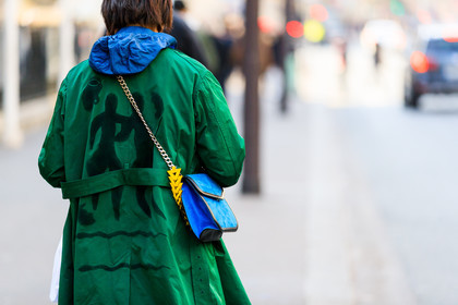 blue bag, graphic jacket, green coat, hood, leather bag, printed jacket, street style, jonathan paciullo, FW, frenchystyle, fashion week, PFW, PARIS, AUTUMN WINTER 2018-2019, FALL WINTER 2018-2019, FW 18-19, horizontal, atmosphere details, model