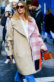 beige coat, checked, graphic jacket, leather bag, orange bag, pink coat, plaid, printed jacket, sunglasses, white shirt, street style, jonathan paciullo, frenchystyle, NYFW, NEW YORK, AUTUMN WINTER 2019-2020, AW 19-20, FALL WINTER 2019-2020, FW 19-20, fashion week, FW, vertical, atmosphere details, detail