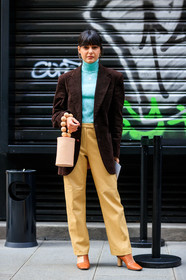 beige pants, blue sweater, brown jacket, camel boots, corduroy, high heels, leather bag, leather pants, leather shoes, pink bag, trousers, turquoise, turtleneck sweater, street style, jonathan paciullo, FW, frenchystyle, fashion week, PFW, PARIS, AUTUMN WINTER 2018-2019, FALL WINTER 2018-2019, FW 18-19, vertical, full length, maria bernad