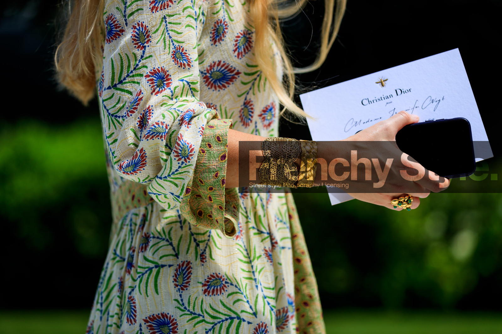 bracelet, floral, golden jewelry, graphic dress, green dress, printed dress, rings, fashion week, frenchystyle, FW, jonathan paciullo, street style, PFW, PARIS, horizontal, atmosphere details, detail, AUTUMN WINTER 2018-2019, FALL WINTER 2018-2019, FW 18-19, jennifer neyt