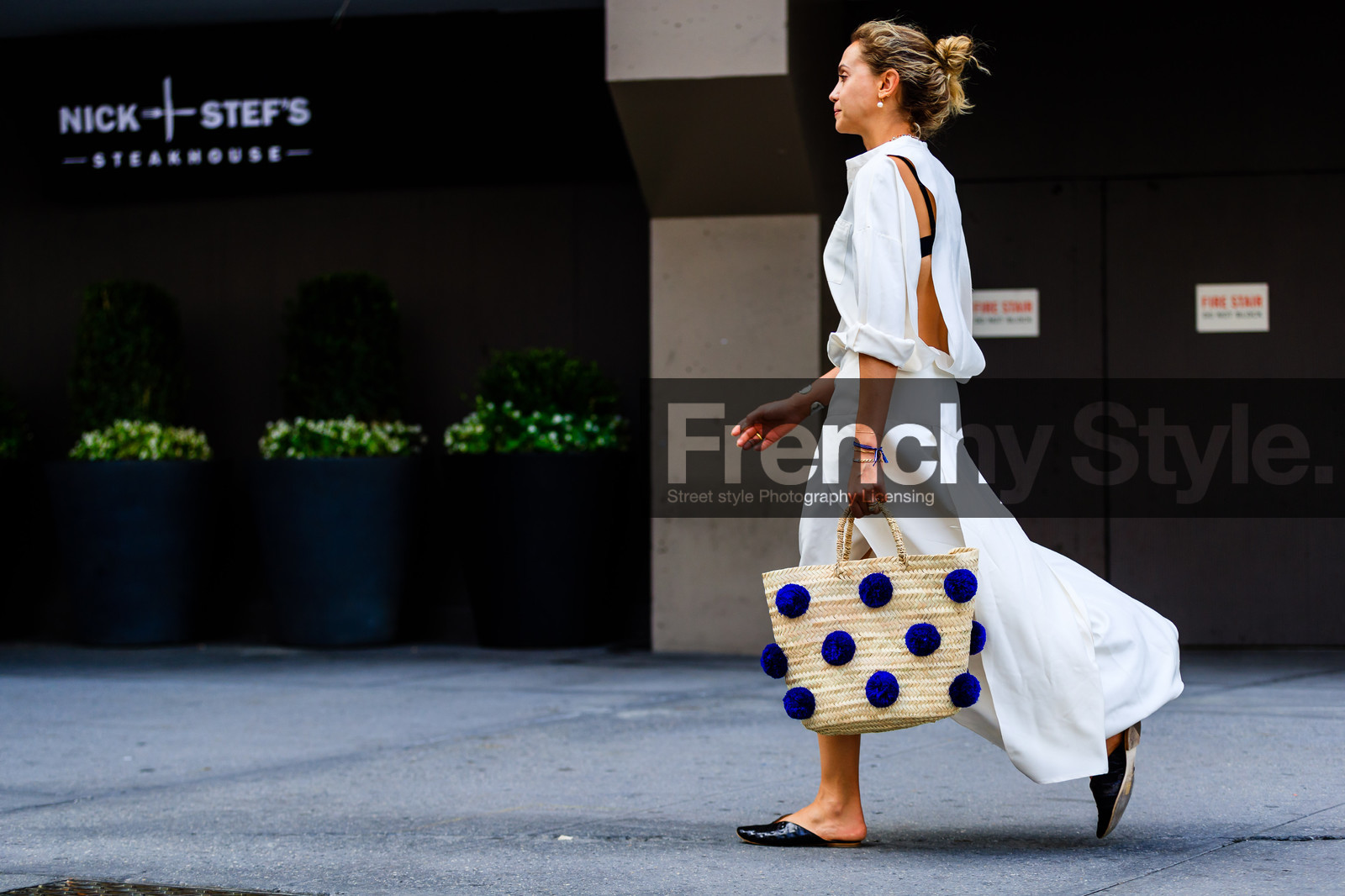 atmosphere details, back detail, basket, beige bag, black mules, earrings, embroidered bag, fashion week, frenchystyle, full length, FW, horizontal, jonathan paciullo, leather shoes, NEW YORK, NYFW, open work, oversize, pearls, SPRING SUMMER 2017, SS 17, street style, trousers, white pants, white top, wide pants, woman