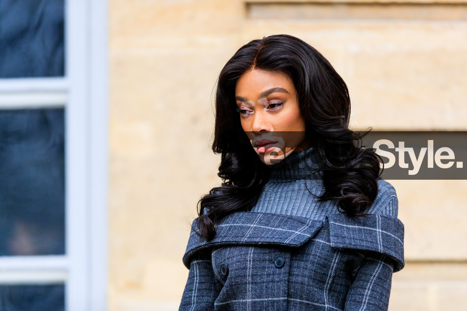 checked, christian dior, graphic dress, grey dress, grey sweater, off the shoulder, plaid, printed dress, turtleneck sweater, street style, jonathan paciullo, FW, frenchystyle, fashion week, PFW, PARIS, AUTUMN WINTER 2018-2019, FALL WINTER 2018-2019, FW 18-19, horizontal, atmosphere details, model, winnie harlow