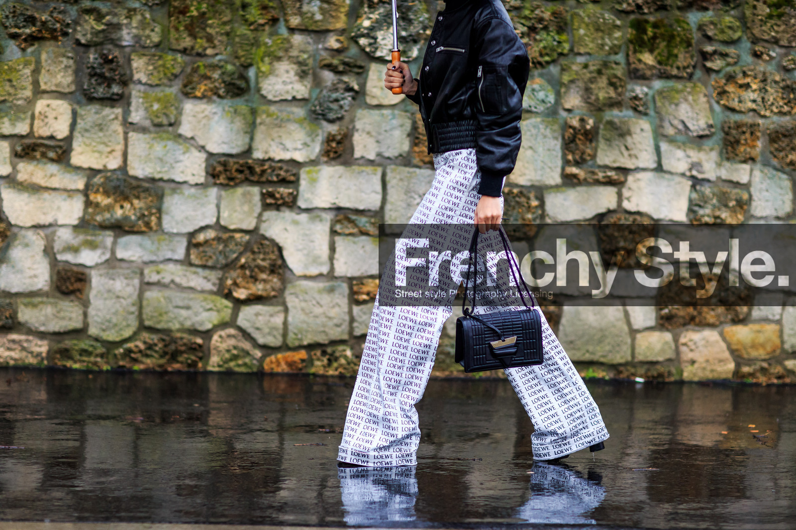 atmosphere details, AUTUMN WINTER 2016-2017, AW 16-17, black bag, black jacket, bomber jacket, detail, FALL WINTER 2016-2017, fashion week, frenchystyle, FW, FW 16-17, graphic pants, horizontal, jonathan paciullo, leather bag, loewe, PARIS, PFW, printed pants, street style, trousers, umbrella, white pants, yoyo cao