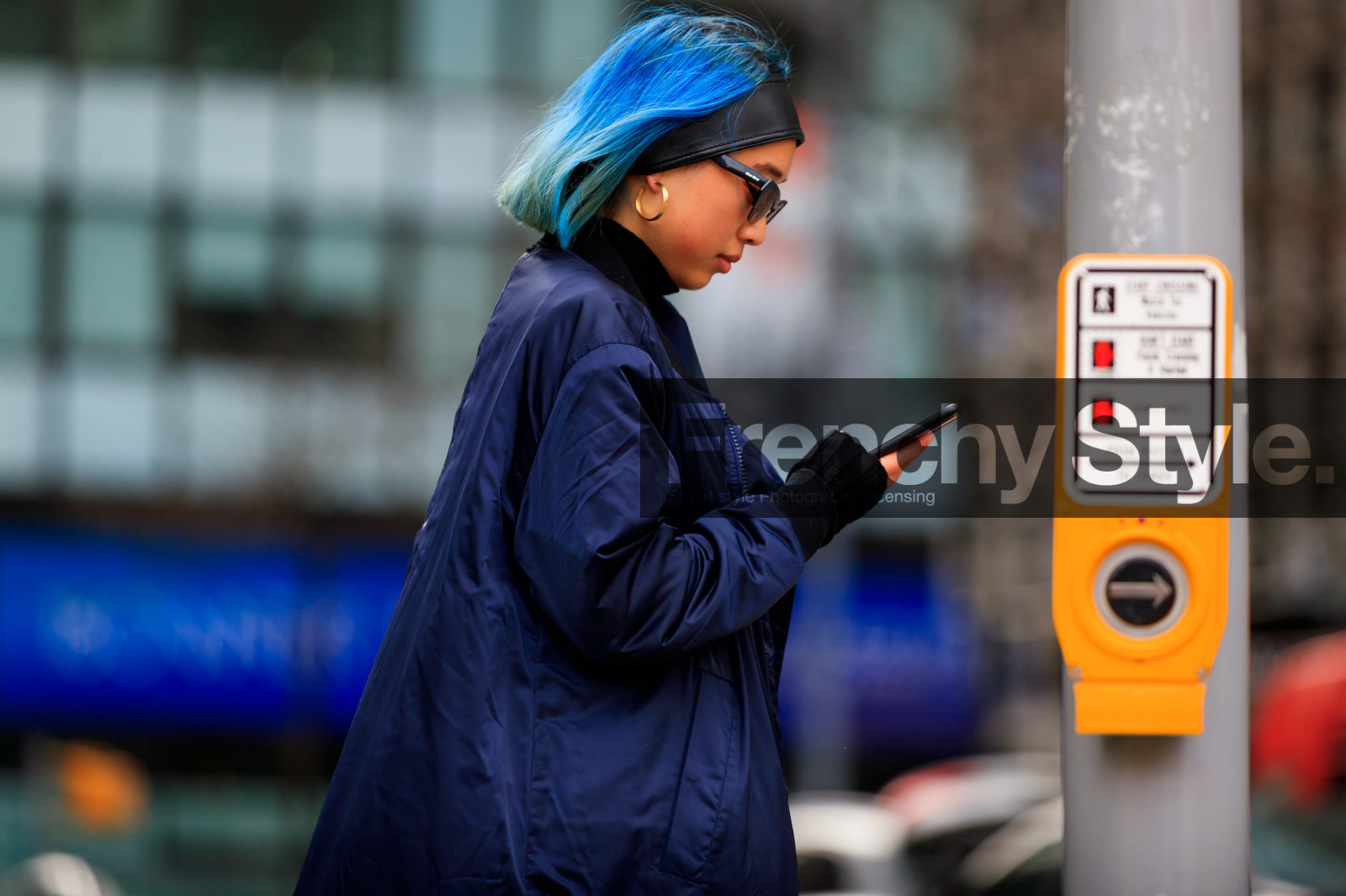 blue hair, dyed hair, earrings, headband, Margaret Zhang, navy coat, sunglasses, street style, jonathan paciullo, frenchystyle, NYFW, NEW YORK, AUTUMN WINTER 2019-2020, AW 19-20, FALL WINTER 2019-2020, FW 19-20, FW, fashion week, atmosphere details, horizontal, detail