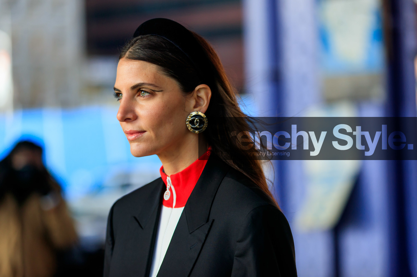black jacket, blazer, chanel, earrings, eyeliner, headband, jen wonders, oversize, red sweater, street style, jonathan paciullo, frenchystyle, NYFW, NEW YORK, AUTUMN WINTER 2019-2020, AW 19-20, FALL WINTER 2019-2020, FW 19-20, fashion week, FW, atmosphere details, horizontal, detail