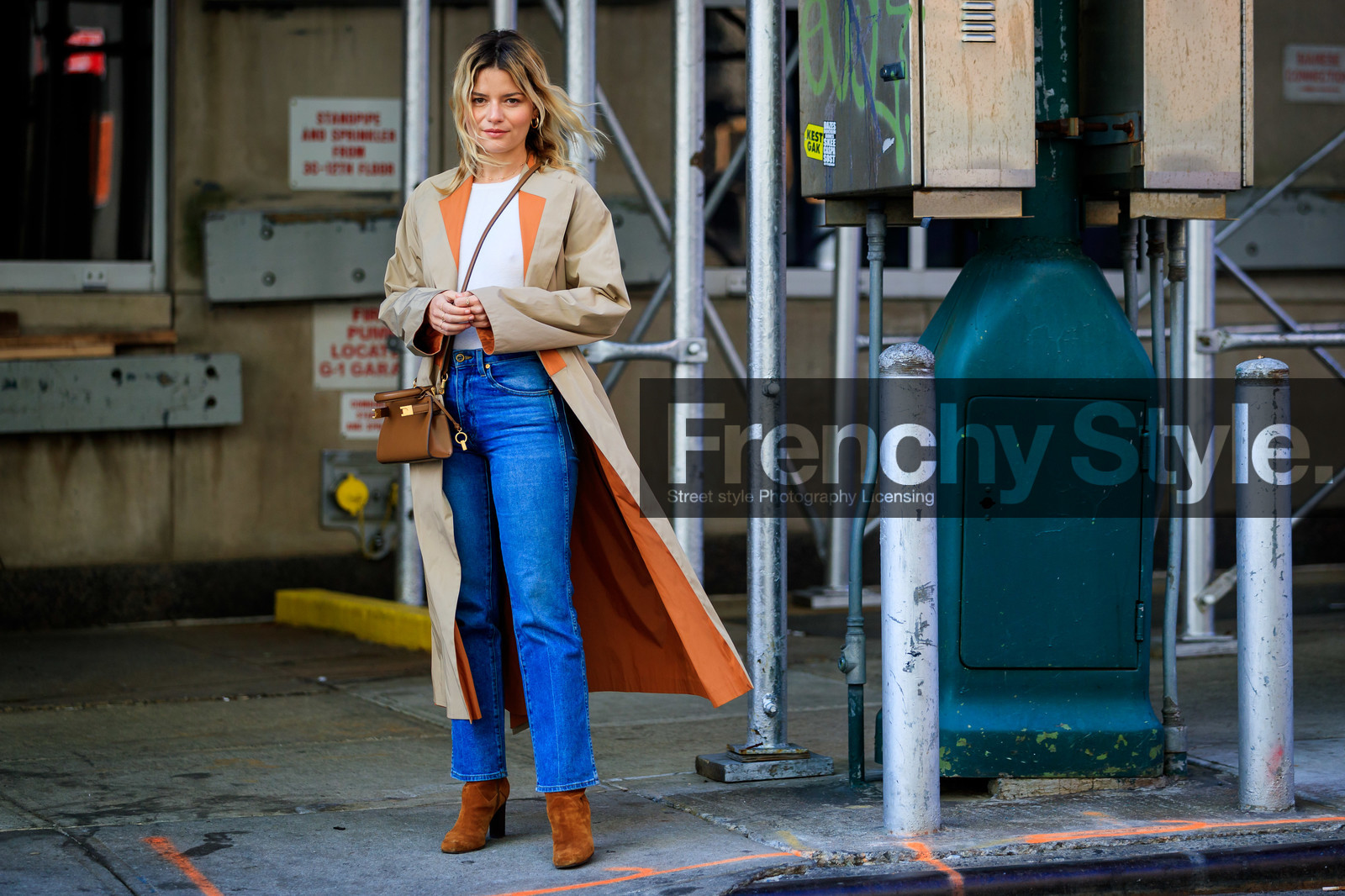 sabina socol, beige trench coat, camel suede boots, brown leather bag, crossbody bag, tory burch bag, blue jeans, cropped jeans, flare jeans, white top, orange trench coat, fashion week, frenchystyle, FW, jonathan paciullo, street style, FALL WINTER 2020-2021, AUTUMN WINTER 2020-2021, FW 20-21, horizontal, atmosphere details, full length, NYFW, NEW YORK