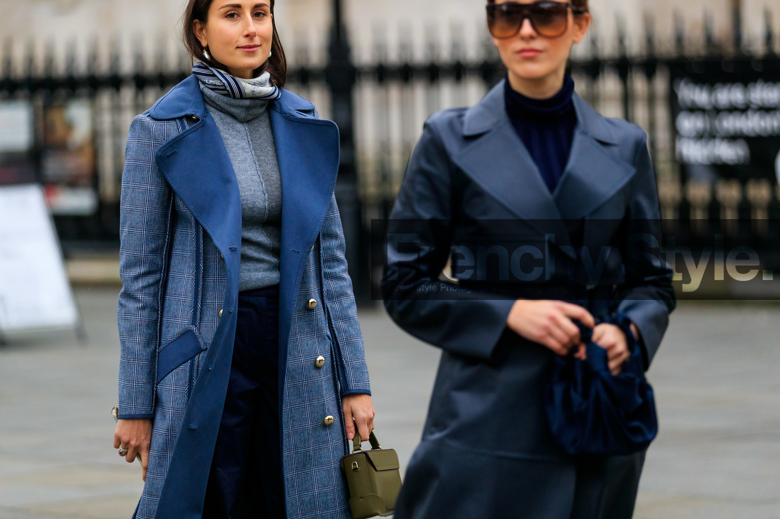 animal print, Annabel Rosendahl, black bag, bordeaux, burgundy, graphic bag, leather bag, leather coat, leather shoes, louis vuitton, printed bag, purple boots, red coat, trench coat, LONDON, LFW, fashion week, frenchystyle, FW, jonathan paciullo, street style, AUTUMN WINTER 2019-2020, AW 19-20, FW 19-20, FALL WINTER 2019-2020, horizontal, atmosphere details, detail