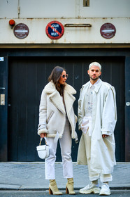 balenciaga, beige boots, high heels, leather bag, leather shoes, oversize, shearling, sunglasses, tone on tone, total look white, trousers, white bag, white coat, white fur, white jacket, white pants, white shirt, white sneakers, white sweater, street style, jonathan paciullo, FW, frenchystyle, fashion week, PFW, PARIS, AUTUMN WINTER 2018-2019, FALL WINTER 2018-2019, FW 18-19, vertical, full length, alice & j.s