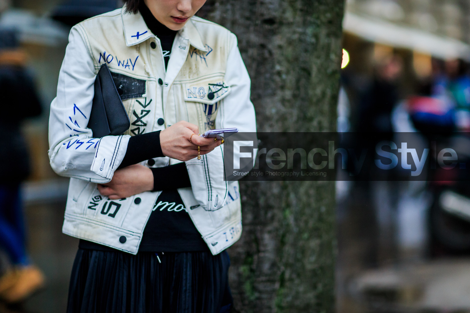 atmosphere details, AUTUMN WINTER 2016-2017, AW 16-17, denim jacket, detail, FALL WINTER 2016-2017, fashion week, frenchystyle, FW, FW 16-17, horizontal, iphone, jonathan paciullo, LFW, LONDON, MENSWEAR, printed jacket, street style, white denim