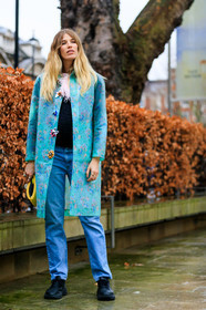 black shoes, blue denim, blue jacket, denim pants, floral, flowers, graphic jacket, jeans, leather bag, leather shoes, printed jacket, trousers, street style, jonathan paciullo, FW, frenchystyle, fashion week, LFW, LONDON, AUTUMN WINTER 2018-2019, AW 18-19, FALL WINTER 2018-2019, FW 18-19, vertical, full length, veronika heilbrunner