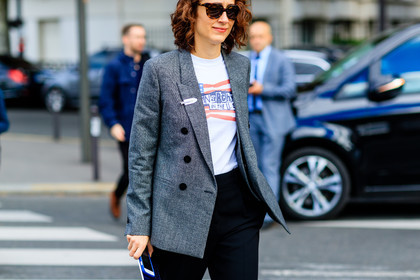 atmosphere details, black pants, blazer, detail, fashion week, frenchystyle, FW, grey jacket, horizontal, jonathan paciullo, PARIS, PFW, printed t shirt, SPRING SUMMER 2017, SS 17, street style, sunglasses, trousers, white t shirt