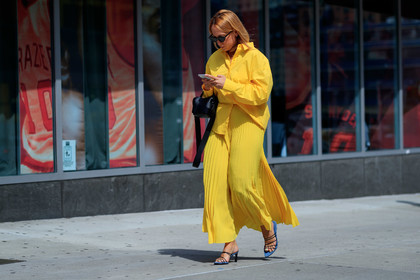 black bag, blue shoes, high heels, leather bag, leather shoes, sunglasses, trousers, yellow shirt, yellow skirt, street style, jonathan paciullo, FW, frenchystyle, fashion week, NEW YORK, NYFW, SPRING SUMMER 2020, SS 20, horizontal, atmosphere details, full length