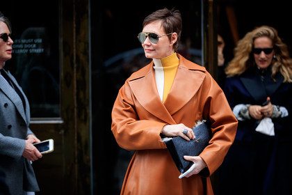 black bag, brown coat, graphic sweater, leather bag, leather coat, sunglasses, yellow sweater, street style, jonathan paciullo, FW, frenchystyle, fashion week, NYFW, NEW YORK, AUTUMN WINTER 2018-2019, AW 18-19, FALL WINTER 2018-2019, FW 18-19, atmosphere details, horizontal, detail