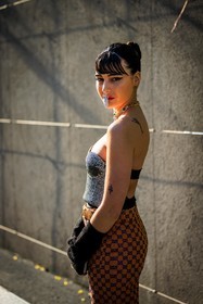 strass piercing, nose piercing, fringe hair, strass choker, eyes choker, gucci choker, silver corsert, studs corset, gucci, gucci trousers, monogram pants, belt pants, gucc, black mittens, strapless top, maria bernad, street style, jonathan paciullo, FW, frenchystyle, fashion week, MFW, MILAN, FALL WINTER 2022_2023, AUTUMN WINTER 2022-2023, FW 22-23, vertical, atmosphere details