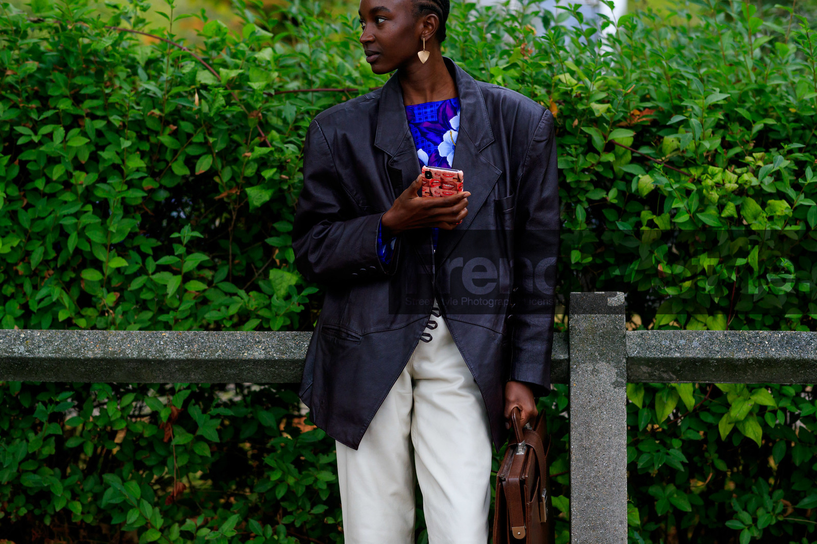 model, black leather jacket, white leather pants, oversize jacket, blue blouse, floral printed blouse, golden earrings, dangling earrings, brown leather bag, box bag, hand bag, fashion week, frenchystyle, FW, jonathan paciullo, street style, SPRING SUMMER 2020, SS 20, PFW, PARIS, horizontal, atmosphere details, detail