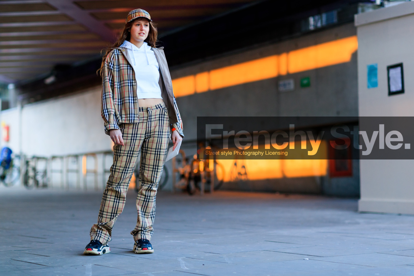 balenciaga, beige cap, beige jacket, beige pants, black shoes, black sneakers, burberry, checked, graphic jacket, graphic pants, hoodie, leather shoes, plaid, printed hat, printed jacket, printed pants, tartan, trousers, white sweater, street style, jonathan paciullo, FW, frenchystyle, fashion week, LFW, LONDON, AUTUMN WINTER 2018-2019, AW 18-19, FALL WINTER 2018-2019, FW 18-19, horizontal, atmosphere details, full length