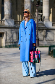 balenciaga, blue coat, blue pants, graphic bag, leather bag, pink bag, printed bag, sunglasses, street style, jonathan paciullo, FW, frenchystyle, fashion week, PFW, PARIS, AUTUMN WINTER 2018-2019, FALL WINTER 2018-2019, FW 18-19, vertical, full length, Charlotte Groeneveld