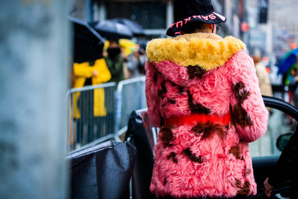 black hat, fur jacket, fuschia, graphic jacket, miu miu, pink fur, pink jacket, printed jacket, red, shearling, street style, jonathan paciullo, FW, frenchystyle, fashion week, NYFW, NEW YORK, AUTUMN WINTER 2018-2019, AW 18-19, FALL WINTER 2018-2019, FW 18-19, atmosphere details, horizontal, detail, leaf greener