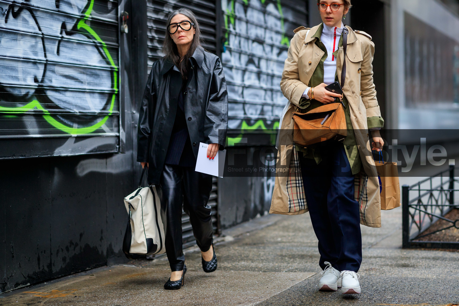 Véronique Tristram, beige trench coat, kaki parka, white top, prada top, zipped top, navy blue pants, camel suede bag, crossbody bag, loewe bag, black leather jacket, black leather shoes, black leather pants, aviator glasses, black glasses, white bag, week end bag, big bag, quilted shoes, fashion week, frenchystyle, FW, jonathan paciullo, street style, NYFW, NEW YORK, AUTUMN WINTER 2020-2021, FALL WINTER 2020-2021, FW 20-21, horizontal, atmosphere details, full length