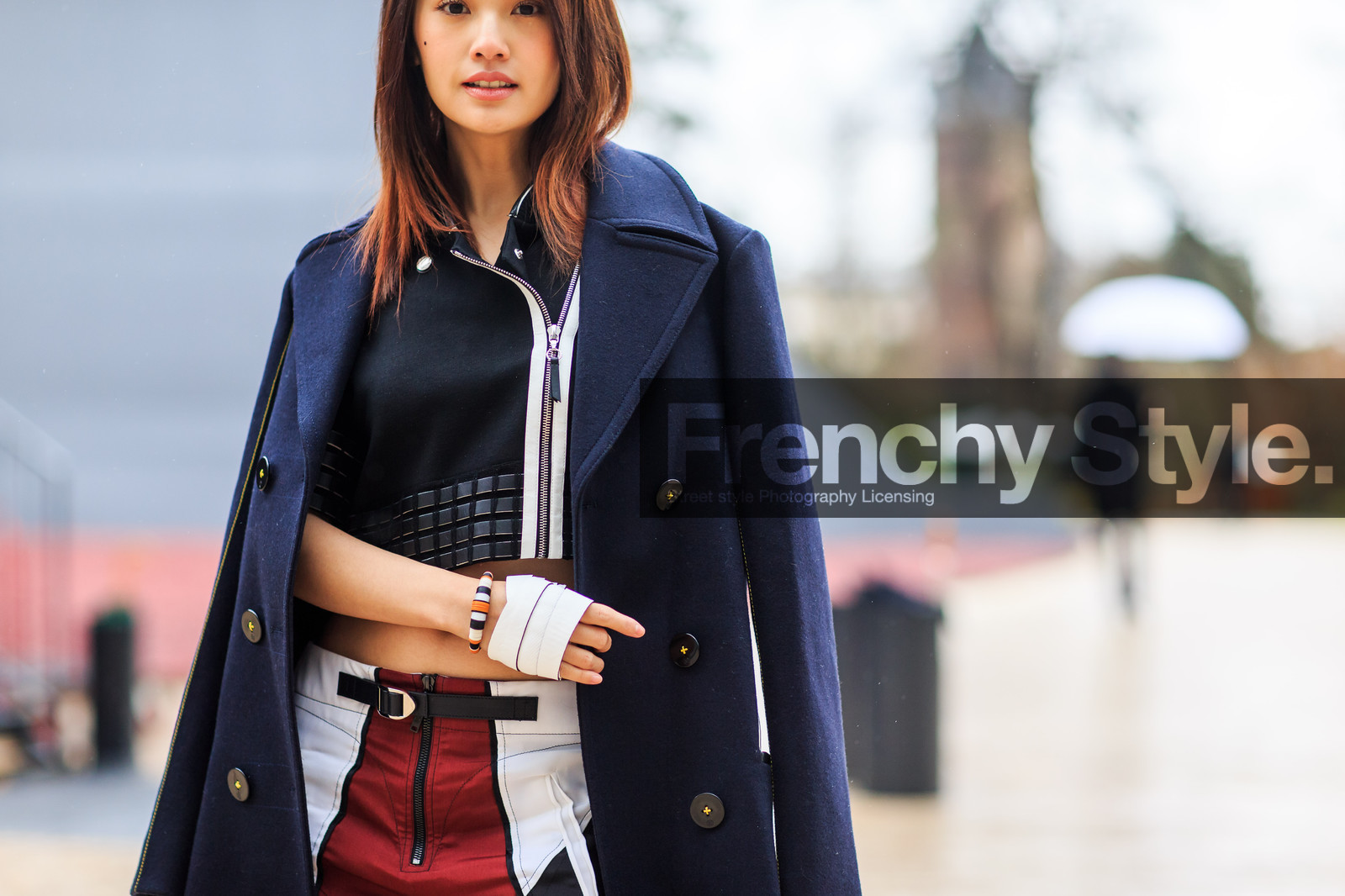 atmosphere details, AUTUMN WINTER 2016-2017, AW 16-17, black top, blue coat, caban, crop top, detail, FALL WINTER 2016-2017, fashion week, frenchystyle, FW, FW 16-17, graphic shorts, horizontal, jonathan paciullo, leather gloves, mittens, over the shoulder, overcoat, PARIS, PFW, printed shorts, red shorts, street style, white gloves