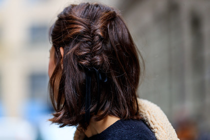 black sweater, braids, street style, jonathan paciullo, FW, frenchystyle, fashion week, NYFW, NEW YORK, AUTUMN WINTER 2018-2019, AW 18-19, FALL WINTER 2018-2019, FW 18-19, atmosphere details, horizontal, detail, model