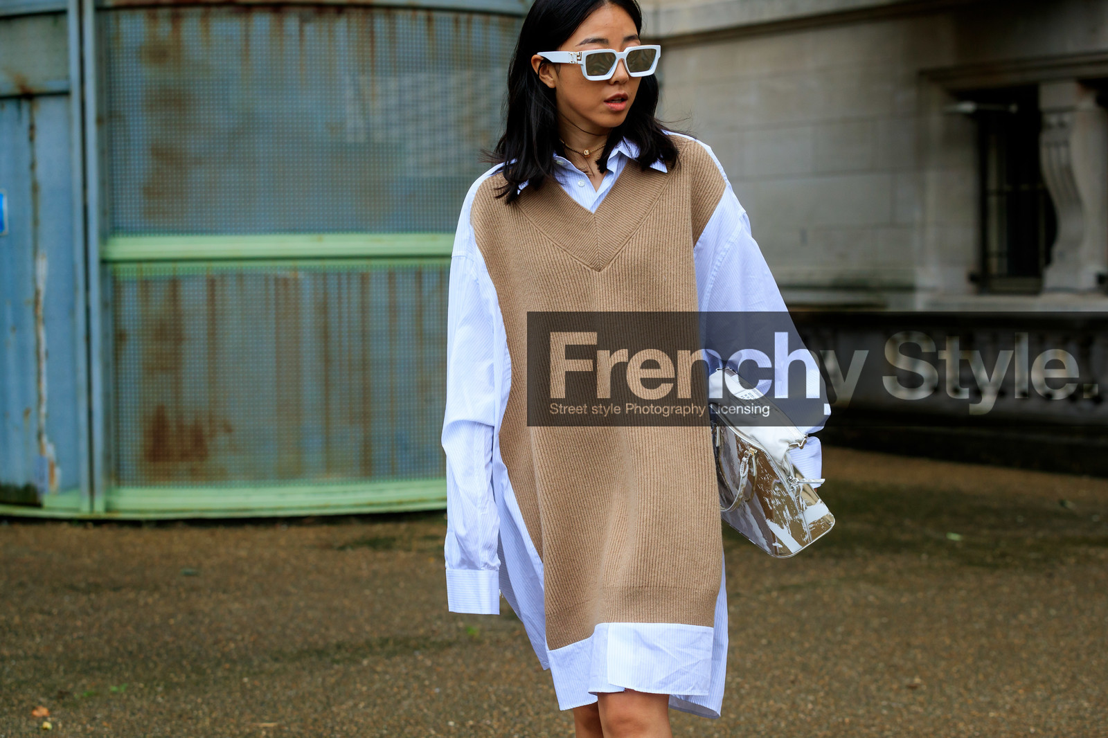 yuyu zhangzou, yuwei zhangzou, white sunglasses, white shirt, dress shirt, pullover dress, beige pullover, sleeveless pullover, long shirt, oversize shirt, striped shirt, louis vuitton sunglasses, square shape glasses, margiela bag, used bag, golden bag, fashion week, frenchystyle, FW, jonathan paciullo, street style, SPRING SUMMER 2020, SS 20, PFW, PARIS, horizontal, atmosphere details, detail