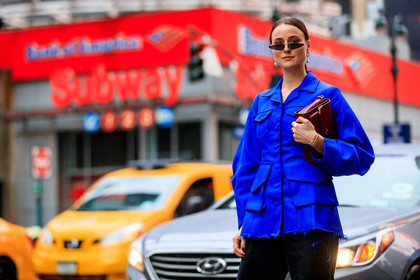 black denim, blue coat, denim pants, earrings, jeans, leather bag, pearls, red bag, sunglasses, trousers, street style, jonathan paciullo, FW, frenchystyle, fashion week, NYFW, NEW YORK, AUTUMN WINTER 2018-2019, AW 18-19, FALL WINTER 2018-2019, FW 18-19, atmosphere details, horizontal, detail, lena lademann