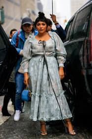 blue bag, floral, flowers, graphic dress, grey dress, high heels, leather bag, leather shoes, printed dress, ruffles, street style, jonathan paciullo, frenchystyle, NYFW, NEW YORK, AUTUMN WINTER 2019-2020, AW 19-20, FALL WINTER 2019-2020, FW 19-20, fashion week, FW, vertical, full length