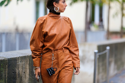 pearl earrings, hoop earrings, dangling earrings, camel leather pants, camel leather top, high collar top, balloon sleeves, delvaux bag, belt bag, mini bag, letter printed bag, close up detail, fashion week, frenchystyle, FW, jonathan paciullo, street style, SPRING SUMMER 2020, SS 20, PFW, PARIS, horizontal, atmosphere details, detail