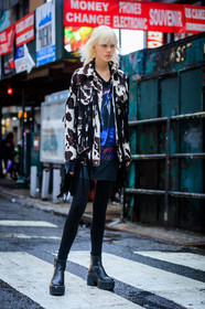 black shoes, black t shirt, cow skin, fringes, graphic jacket, leather jacket, leather shoes, printed jacket, printed t shirt, tights, street style, jonathan paciullo, FW, frenchystyle, fashion week, NYFW, NEW YORK, AUTUMN WINTER 2018-2019, AW 18-19, FALL WINTER 2018-2019, FW 18-19, vertical, full length, model, marjan jonkman