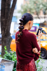 jaime xie, hair, ponytail, street style, jonathan paciullo, FW, frenchystyle, fashion week, NEW YORK, NYFW, SPRING SUMMER 2020, SS 20, vertical, detail, atmosphere details