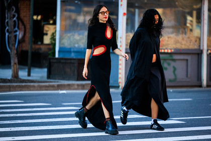 full black look, black and red cut out long dress, black leather bottines, adidas sneakers, black long skirt, black long shirt, sunglasses, fashion week, frenchystyle, FW, jonathan paciullo, street style, NYFW, NEW YORK, AUTUMN WINTER 2022-2023, FALL WINTER 2022_2023, FW 22-23, atmosphere details, horizontal, full length