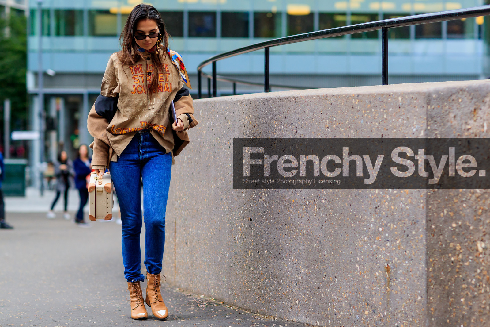 atmosphere details, beige bag, beige boots, beige shirt, blue denim, denim pants, doina ciobanu, fashion week, frenchystyle, full length, FW, high heels, horizontal, jeans, jonathan paciullo, leather bag, leather shoes, LFW, loewe, LONDON, printed shirt, SPRING SUMMER 2018, SS 18, street style, suitcase, trousers