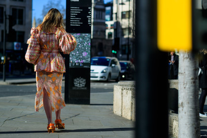 floral, flowers, graphic bag, graphic jacket, graphic skirt, leather bag, leather shoes, orange shoes, pink skirt, printed bag, printed jacket, printed skirt, street style, jonathan paciullo, FW, frenchystyle, fashion week, LFW, LONDON, AUTUMN WINTER 2018-2019, AW 18-19, FALL WINTER 2018-2019, FW 18-19, horizontal, atmosphere details, full length