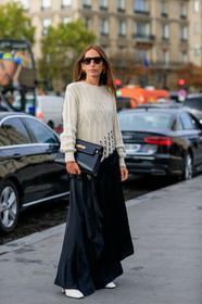 chloe loulou de saison, knit dress, knitwear, white dress, black dress, asymmetrical dress, long dress, ruffle dress, long sleeves dress, black leather clutch, black sunglasses, butterfly sunglasses, white leather boots, fashion week, frenchystyle, FW, jonathan paciullo, street style, SPRING SUMMER 2020, SS 20, PFW, PARIS, vertical, full length