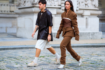 alice & j.s, alice barbier, JS roques, brown leather shirt, brown jacket, brown pants, brown suits, brown scarf, belted jacket, belt scarf, white bermuda shorts, white socks, white sneakers, white leather boots, high heels boots, camel scarf, fashion week, frenchystyle, FW, jonathan paciullo, street style, PFW, PARIS, SPRING SUMMER 2021, SS 21, horizontal, atmosphere details, full length
