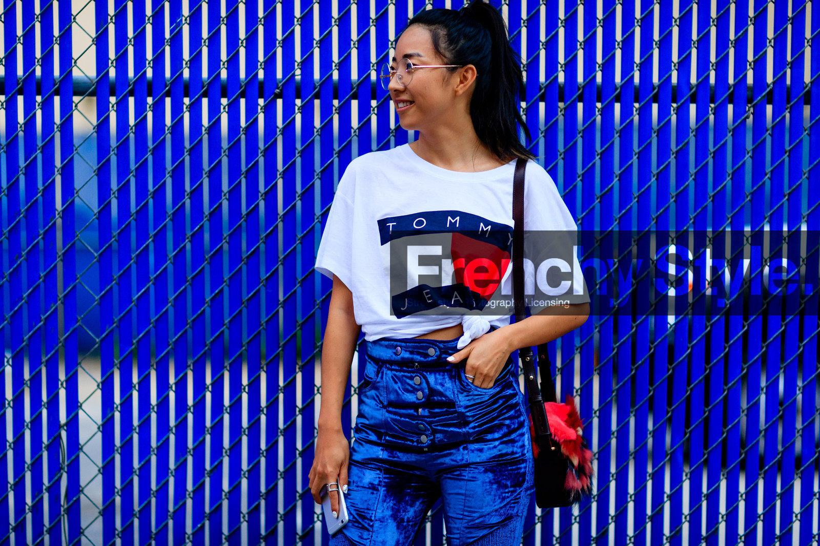 atmosphere details, blue pants, detail, fashion week, feathers, frenchystyle, FW, high waist, horizontal, jonathan paciullo, NEW YORK, NYFW, printed t shirt, red bag, SPRING SUMMER 2017, SS 17, street style, tommy hilfiger, velvet, white t shirt, woman, yuyu zhangzou