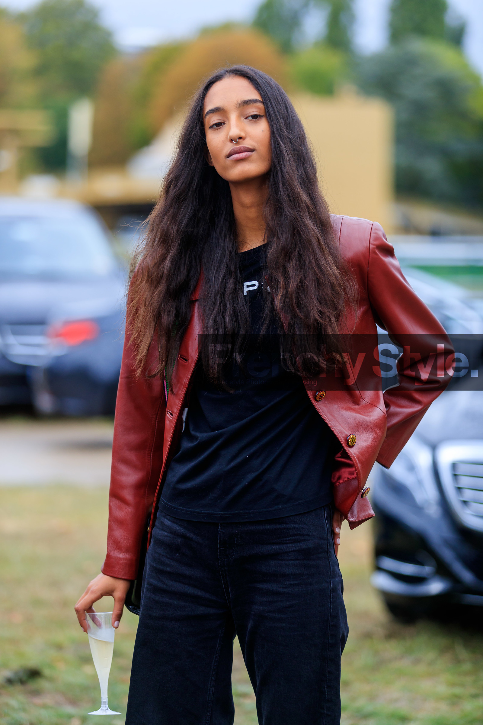 model, red leather jacket, black t-shirt, black jeans, denim, fashion week, frenchystyle, FW, jonathan paciullo, street style, SPRING SUMMER 2020, SS 20, PFW, PARIS, vertical, atmosphere details, detail