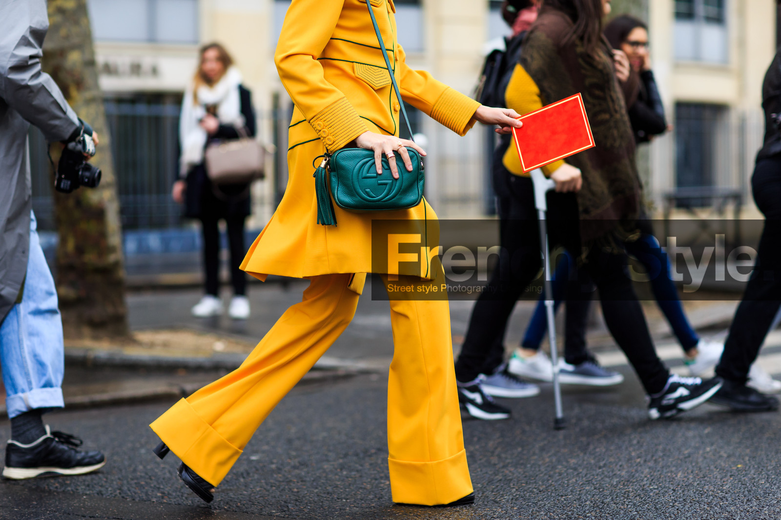 atmosphere details, AUTUMN WINTER 2016-2017, AW 16-17, carine roitfeld, detail, eleonora carisi, FALL WINTER 2016-2017, fashion week, frenchystyle, FW, FW 16-17, green bag, gucci, horizontal, jonathan paciullo, leather bag, PARIS, PFW, street style, trousers, yellow coat, yellow jacket, yellow pants